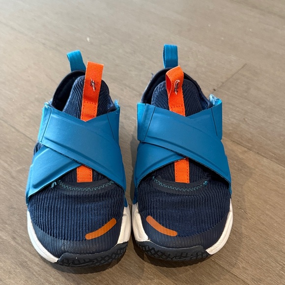 Kids Blue and Orange Flex Advance Nike Shoes size 12.5C - Picture 1 of 6